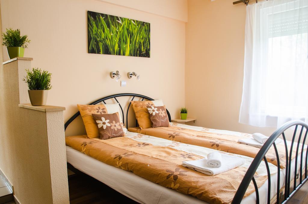 Green Corner Wellness Püspökladány Pokoj fotografie